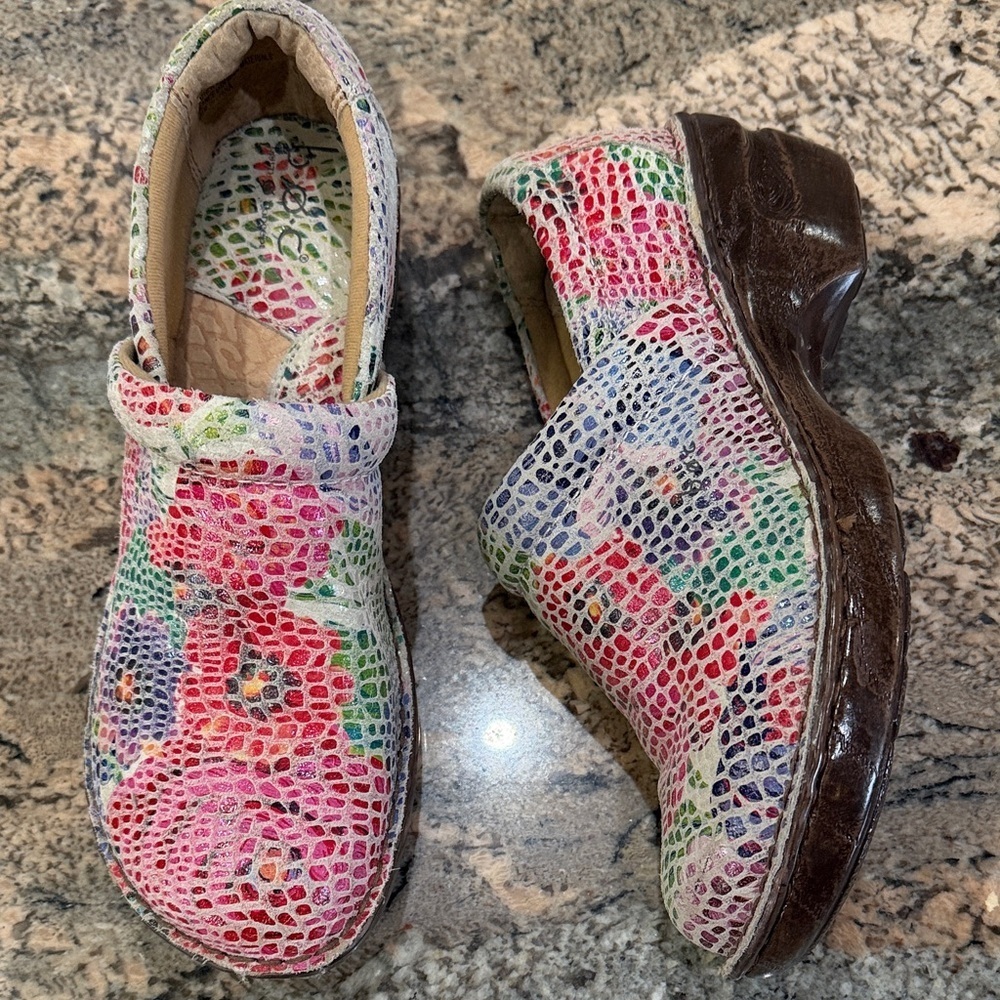 b.o.c. Colorful Lace Pattern Loafers